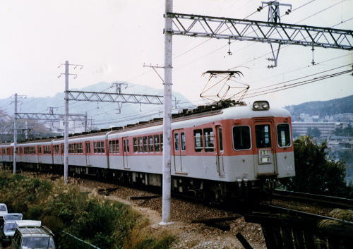 デ1070形＋1100系3連の連解4連。有馬寄の先頭車は、今はなき1125号車でした。