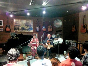 jazzcafe basieで神鉄版鉄道唱歌の演奏